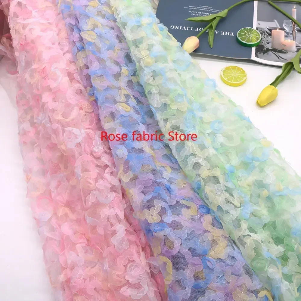Embroidery Roses - Tessuto in chiffon sfumato con rose