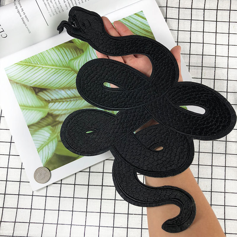Embroidery Alpha - 1 pezzo di toppe ricamate con