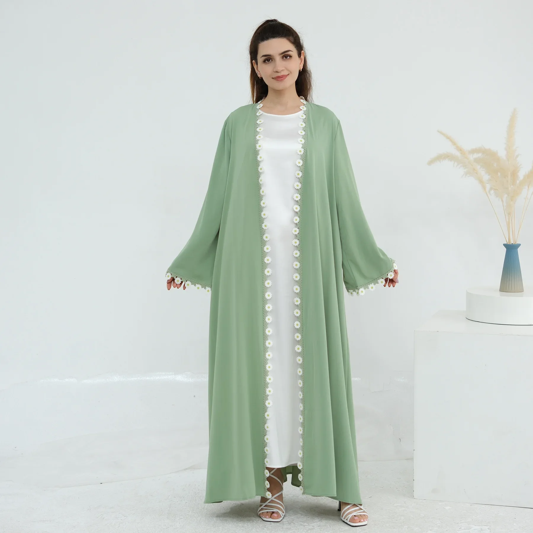 Abaya Dubai con Motivi Floreal - Embroidery Kebaya recensione e prezzo