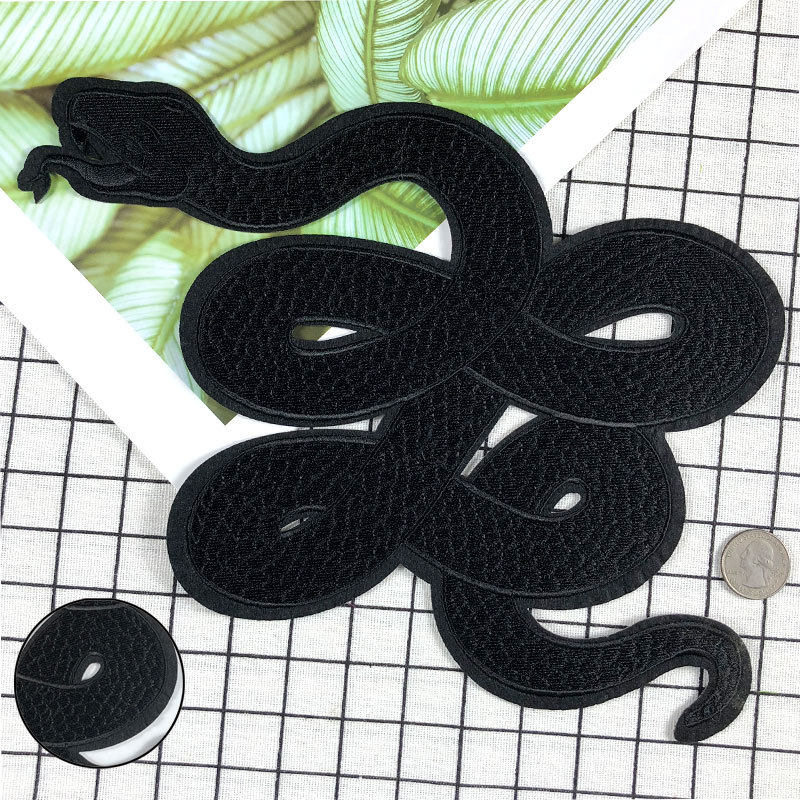 1 pezzo di toppe ricamate con  - Embroidery Alpha recensione e prezzo