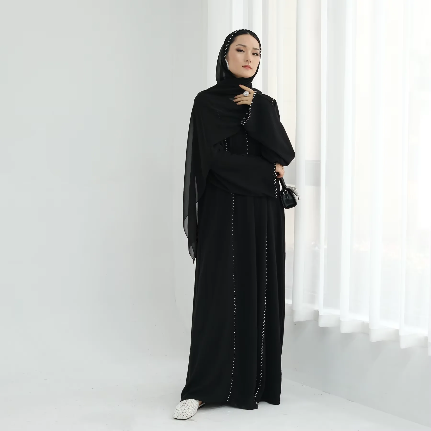 Abaya di Lusso Dubai, Kimono C - Embroidery Kebaya recensione e prezzo