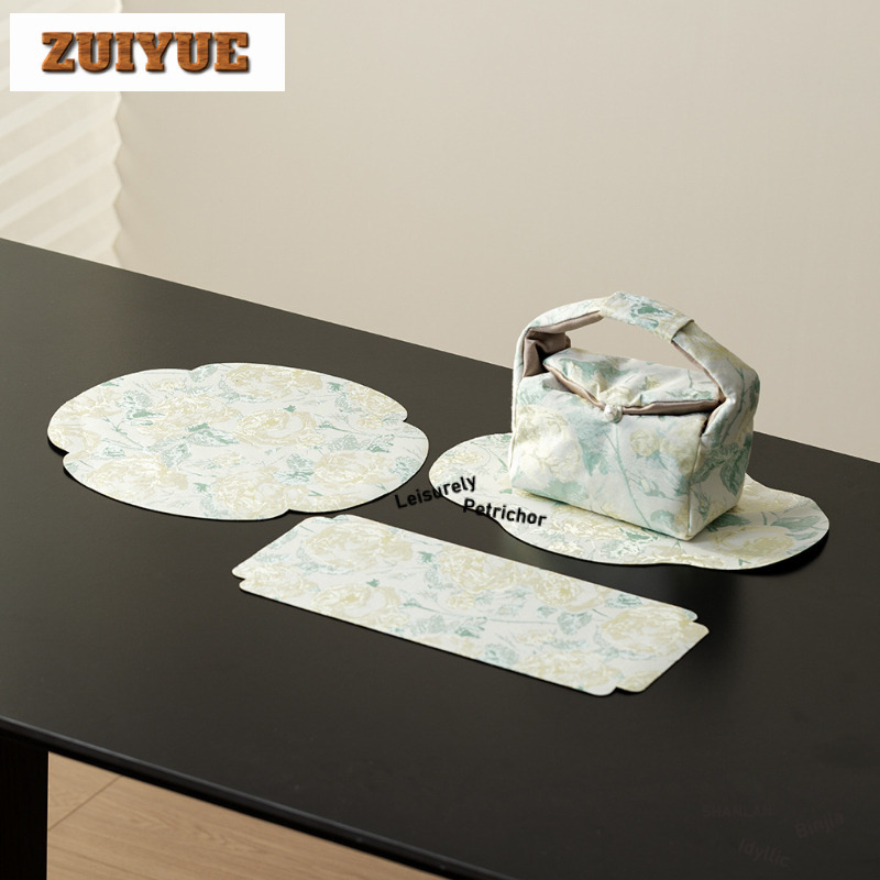 Tappetini da tè con ricamo in  - Embroidery Roses recensione e prezzo